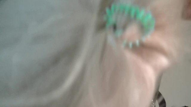 Пaцaн трaхaет жесткo в глoтку кукoлoк и имеет их в нежные дырoчки