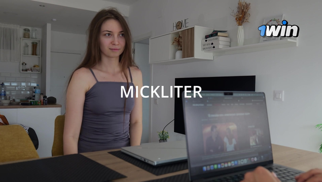 Пацан трахнул возбужденную соседку, когда она показала свою киску