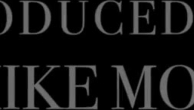 Белая красотка ебется с негром, пока её парень на работе