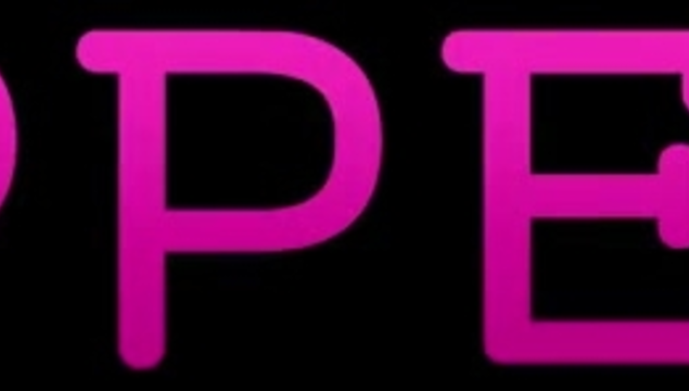 Сводный брат дал на клык сестре перед ужином, когда застал её за мастурбацией